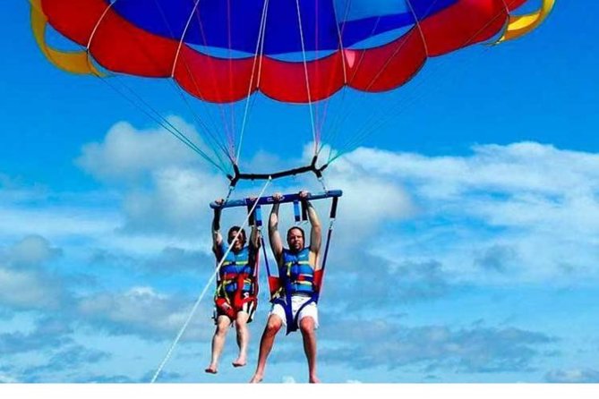 parasailing  